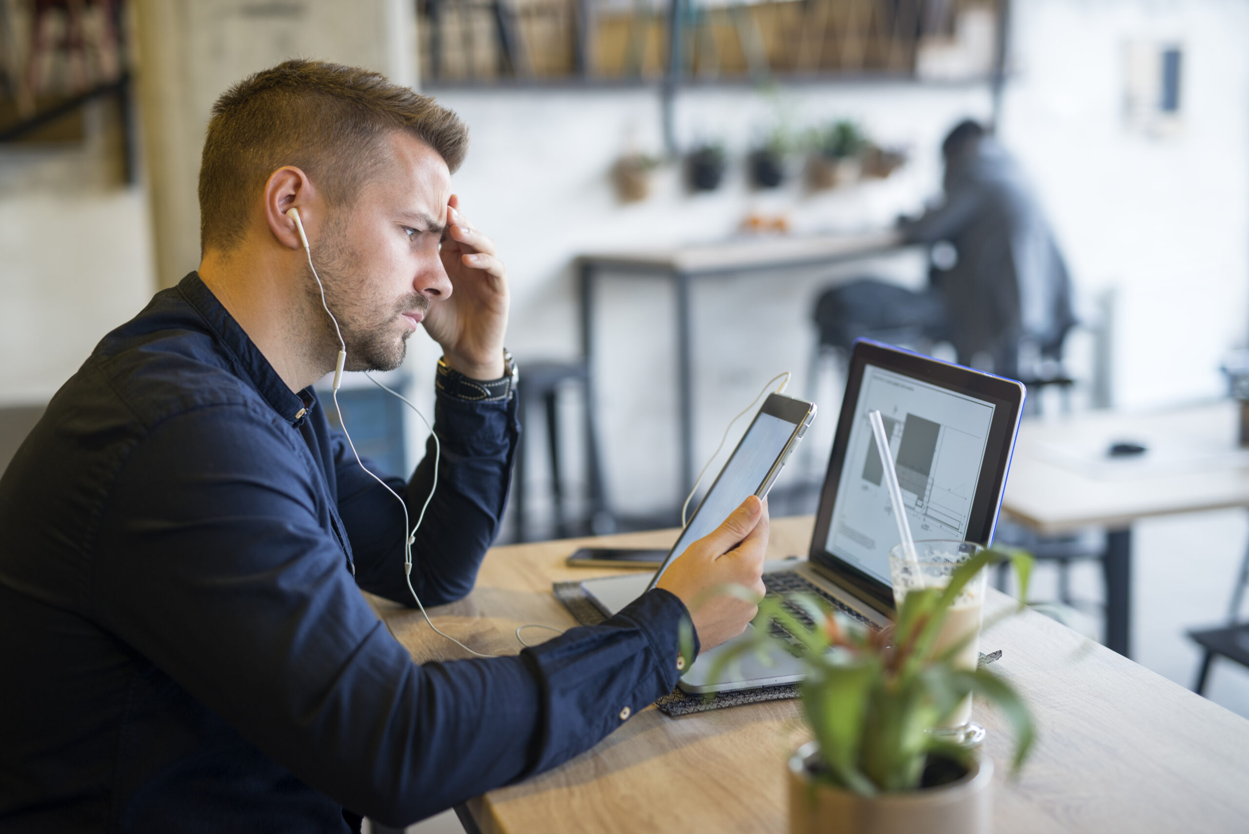 Die Implementierung ist unkompliziert: Innerhalb weniger Wochen steht ein funktionsfähiger Prototyp, der mit minimalem Aufwand skaliert werden kann.