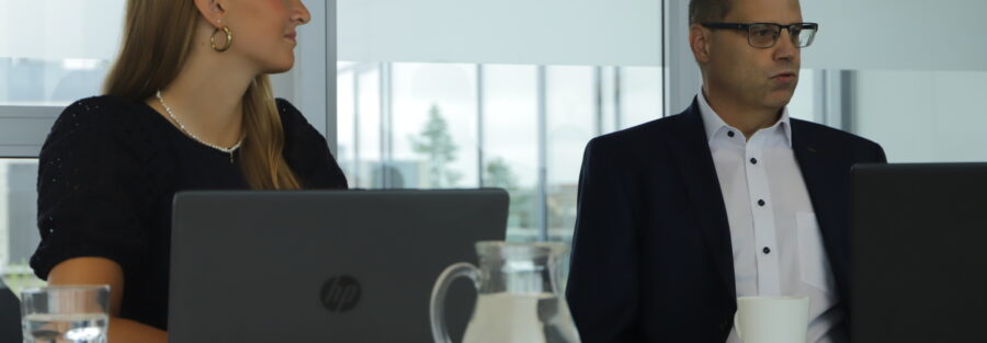 Claude Skills: Wie Sie der KI beibringen, genau wie Ihr Expertenteam zu arbeiten