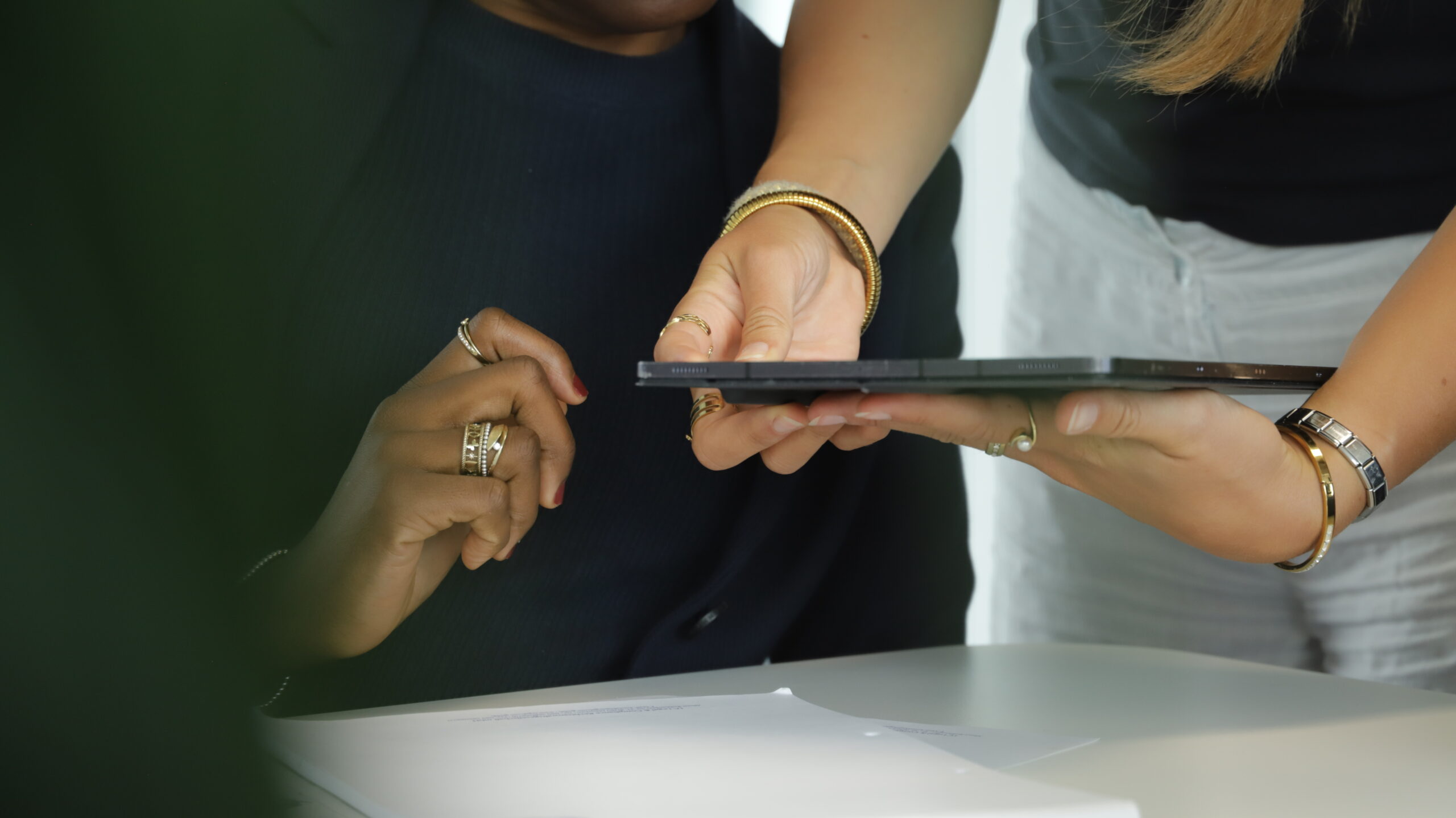 Der technologische Sprung von einer „Warteschleife“ zu einer „Sofort-Lösung“ ist der größte Hebel für die Customer Experience in diesem Jahrzehnt.