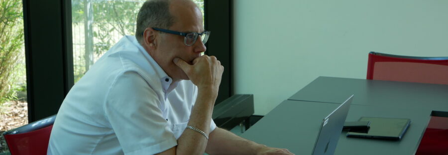 Standard ist gut für den Start. Aber wer Marktführerschaft anstrebt, braucht ein System, das keine „Nein, das geht leider nicht“-Antworten kennt.